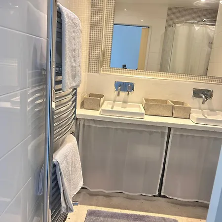 3 Pieces Climatise Proche Et Piscine Apartamento